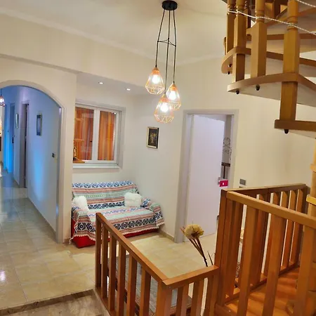 Fillis Luxury Maisonette